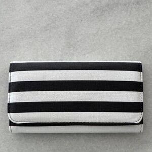 Kut from the Kloth Black Wallet